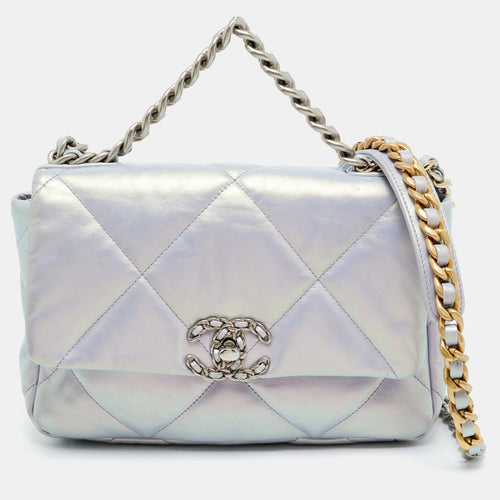 src:http://cdn.theluxurycloset.com/uploads/products/full/luxury-women-chanel-used-handbags-p1441557-1790776340-004.jpg