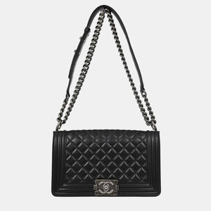 src:http://cdn.theluxurycloset.com/uploads/products/full/luxury-women-chanel-used-handbags-p1441776-007.jpg