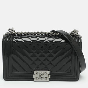 src:http://cdn.theluxurycloset.com/uploads/products/full/luxury-women-chanel-used-handbags-p1442312-001.jpg