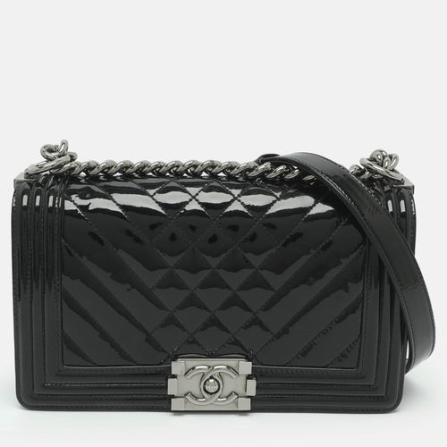 src:http://cdn.theluxurycloset.com/uploads/products/full/luxury-women-chanel-used-handbags-p1442312-001.jpg