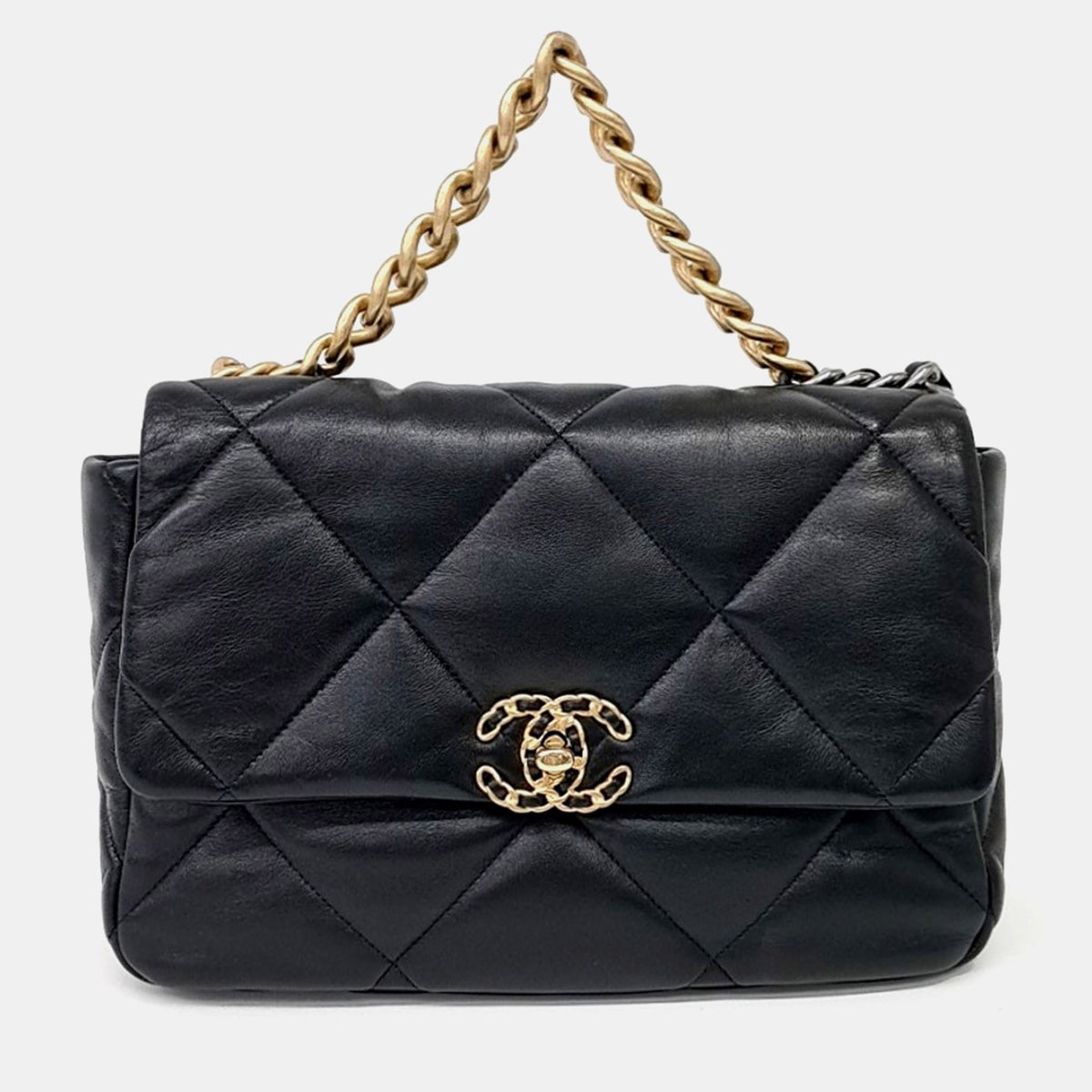 Chanel src:http://cdn.theluxurycloset.com/uploads/products/full/luxury-women-chanel-used-handbags-p1442429-001.jpg