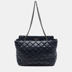 src:http://cdn.theluxurycloset.com/uploads/products/full/luxury-women-chanel-used-handbags-p1443094-002.jpg