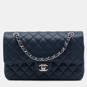 src:http://cdn.theluxurycloset.com/uploads/products/full/luxury-women-chanel-used-handbags-p1443763-003.jpg