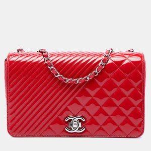 src:http://cdn.theluxurycloset.com/uploads/products/full/luxury-women-chanel-used-handbags-p1443785-005.jpg