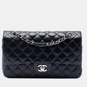 src:http://cdn.theluxurycloset.com/uploads/products/full/luxury-women-chanel-used-handbags-p1444173-002.jpg