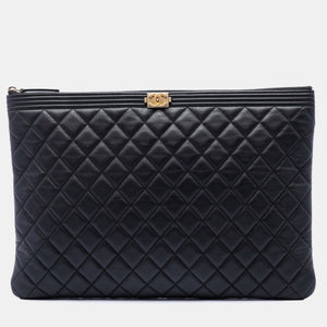 src:http://cdn.theluxurycloset.com/uploads/products/full/luxury-women-chanel-used-handbags-p1444176-003.jpg