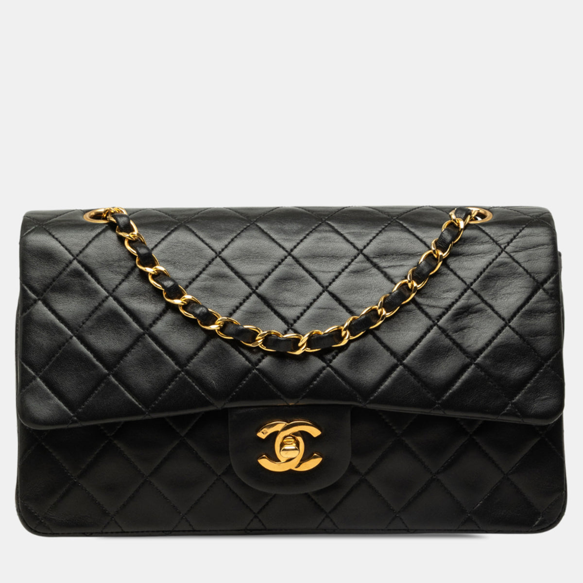 Chanel src:http://cdn.theluxurycloset.com/uploads/products/full/luxury-women-chanel-used-handbags-p1446816-011.jpg