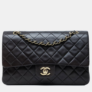 src:http://cdn.theluxurycloset.com/uploads/products/full/luxury-women-chanel-used-handbags-p1447464-006.jpg