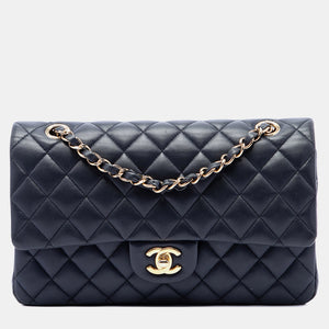 src:http://cdn.theluxurycloset.com/uploads/products/full/luxury-women-chanel-used-handbags-p1448180-003.jpg