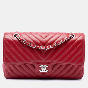 src:http://cdn.theluxurycloset.com/uploads/products/full/luxury-women-chanel-used-handbags-p1448208-004.jpg
