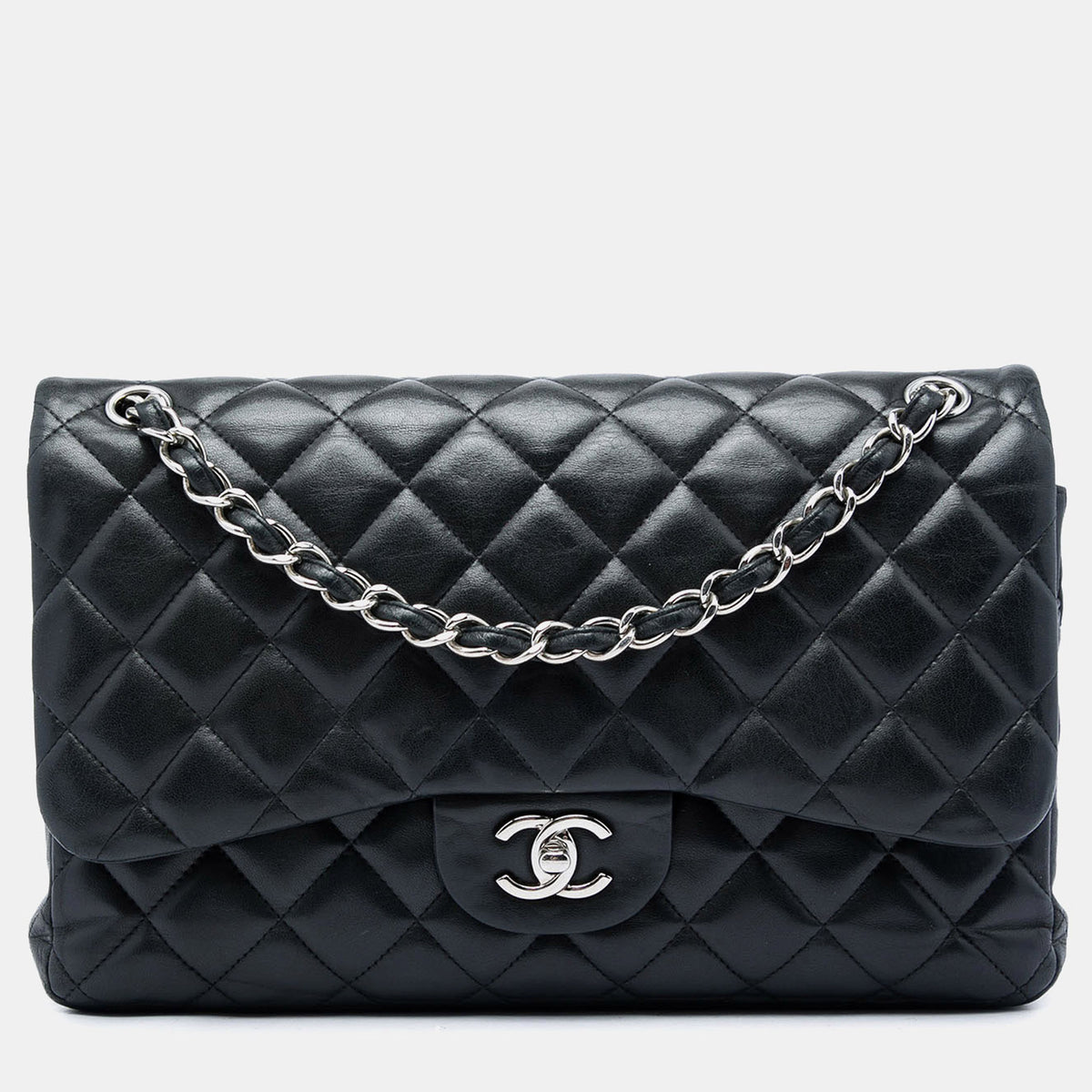 Chanel src:http://cdn.theluxurycloset.com/uploads/products/full/luxury-women-chanel-used-handbags-p1448361-005.jpg