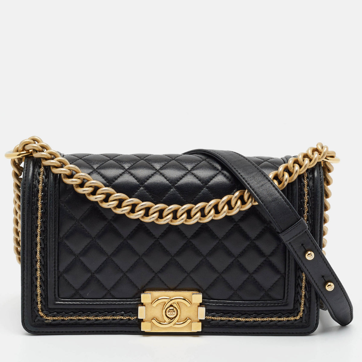 Chanel src:http://cdn.theluxurycloset.com/uploads/products/full/luxury-women-chanel-used-handbags-p1449770-001.jpg