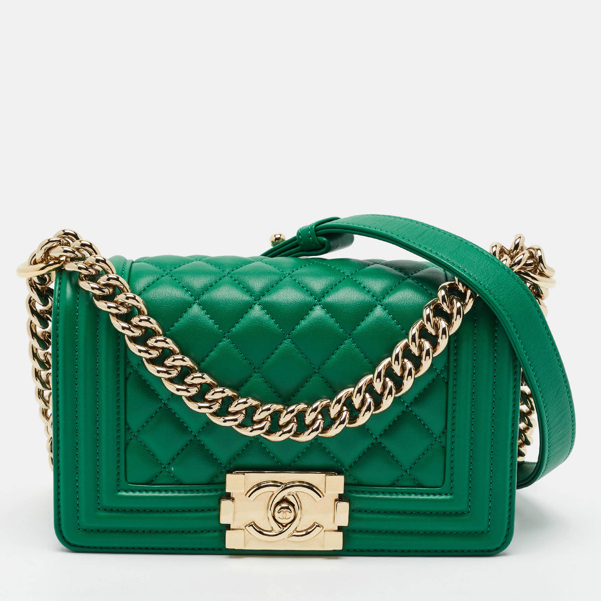 Chanel src:http://cdn.theluxurycloset.com/uploads/products/full/luxury-women-chanel-used-handbags-p1449928-001.jpg