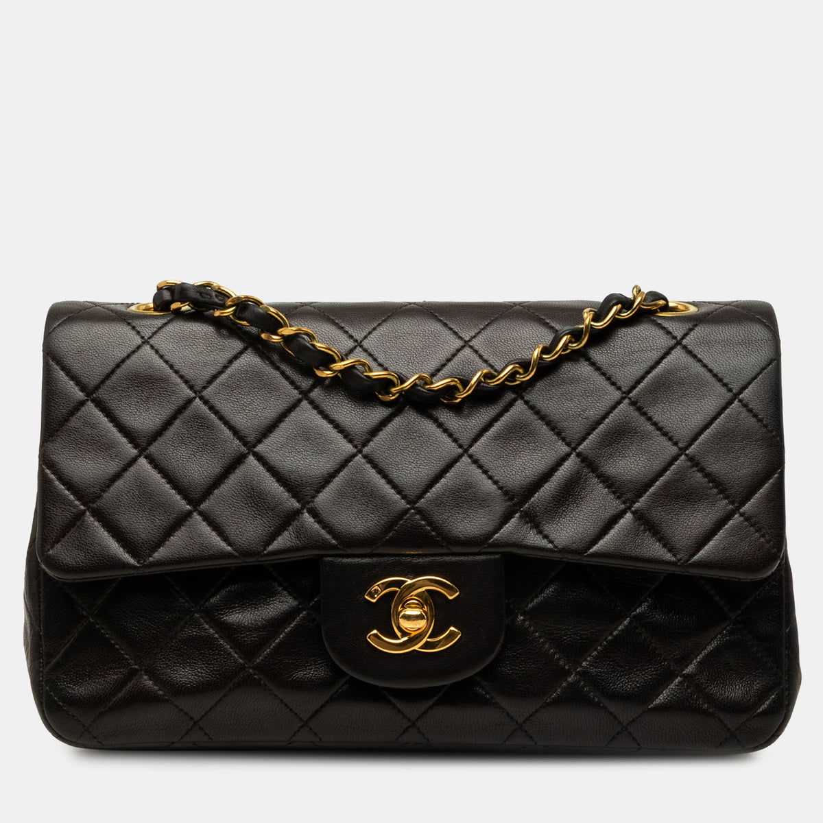 Chanel src:http://cdn.theluxurycloset.com/uploads/products/full/luxury-women-chanel-used-handbags-p1450478-006.jpg