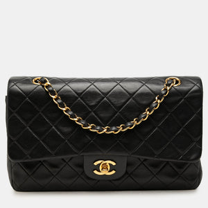 src:http://cdn.theluxurycloset.com/uploads/products/full/luxury-women-chanel-used-handbags-p1450522-003.jpg