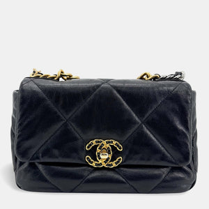src:http://cdn.theluxurycloset.com/uploads/products/full/luxury-women-chanel-used-handbags-p1451445-013.jpg