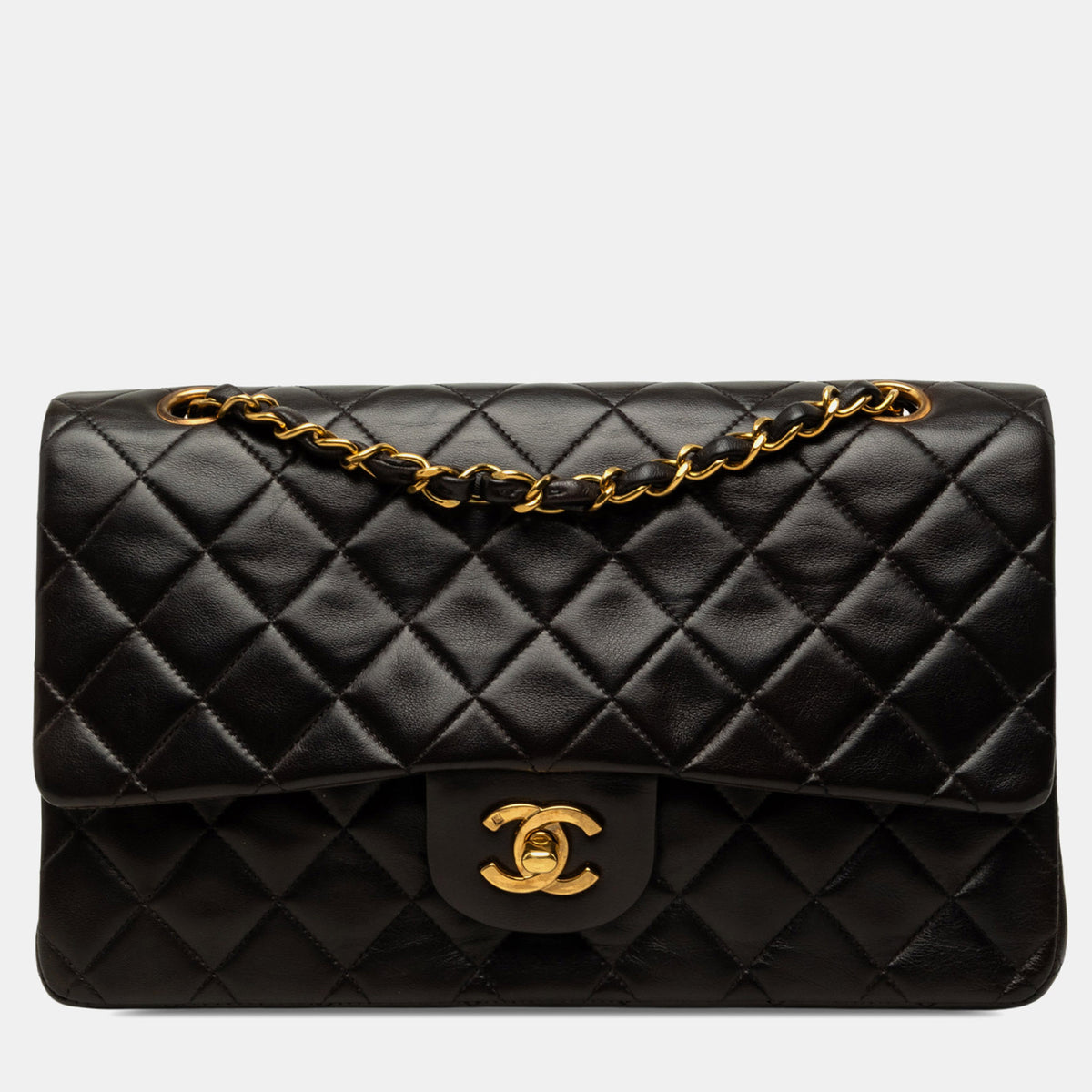 Chanel src:http://cdn.theluxurycloset.com/uploads/products/full/luxury-women-chanel-used-handbags-p1451565-007.jpg