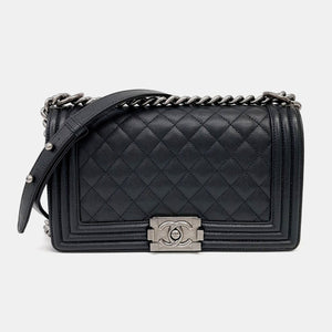 src:http://cdn.theluxurycloset.com/uploads/products/full/luxury-women-chanel-used-handbags-p1451867-002.jpg