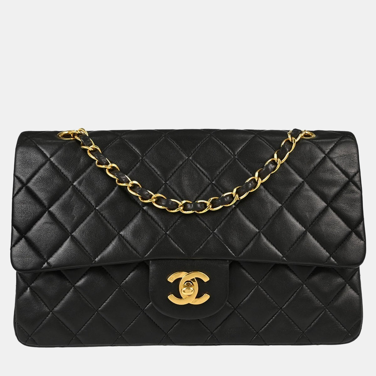 Chanel src:http://cdn.theluxurycloset.com/uploads/products/full/luxury-women-chanel-used-handbags-p1451886-016.jpg