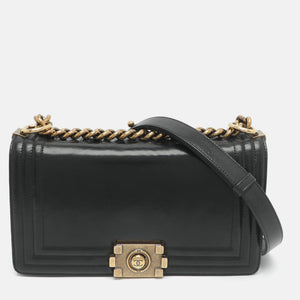 src:http://cdn.theluxurycloset.com/uploads/products/full/luxury-women-chanel-used-handbags-p1452841-001.jpg