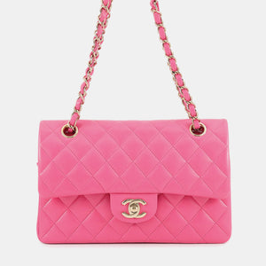 src:http://cdn.theluxurycloset.com/uploads/products/full/luxury-women-chanel-used-handbags-p1453110-018.jpg
