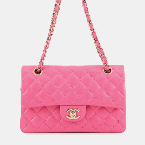 src:http://cdn.theluxurycloset.com/uploads/products/full/luxury-women-chanel-used-handbags-p1453110-018.jpg