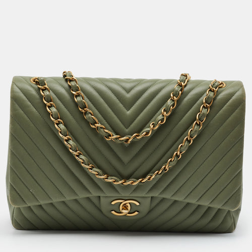 src:http://cdn.theluxurycloset.com/uploads/products/full/luxury-women-chanel-used-handbags-p1453598-001.jpg