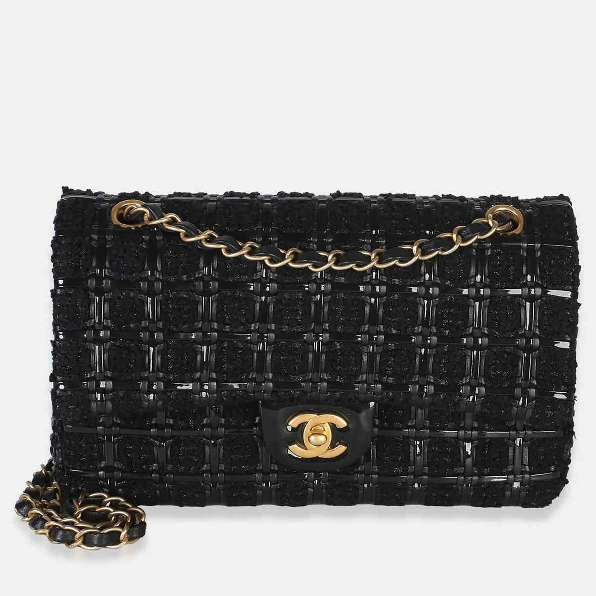 Chanel src:http://cdn.theluxurycloset.com/uploads/products/full/luxury-women-chanel-used-handbags-p1454570-001.jpg