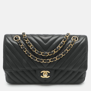 src:http://cdn.theluxurycloset.com/uploads/products/full/luxury-women-chanel-used-handbags-p1455140-001.jpg