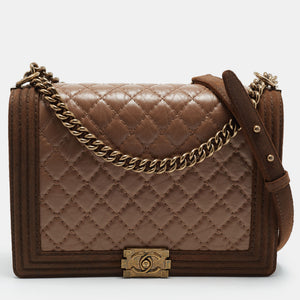 src:http://cdn.theluxurycloset.com/uploads/products/full/luxury-women-chanel-used-handbags-p1456195-001.jpg