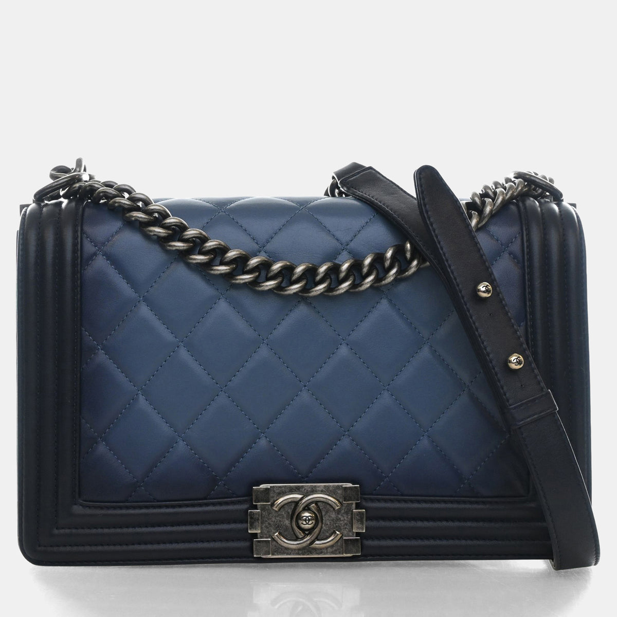Chanel src:http://cdn.theluxurycloset.com/uploads/products/full/luxury-women-chanel-used-handbags-p1457915-017.jpg