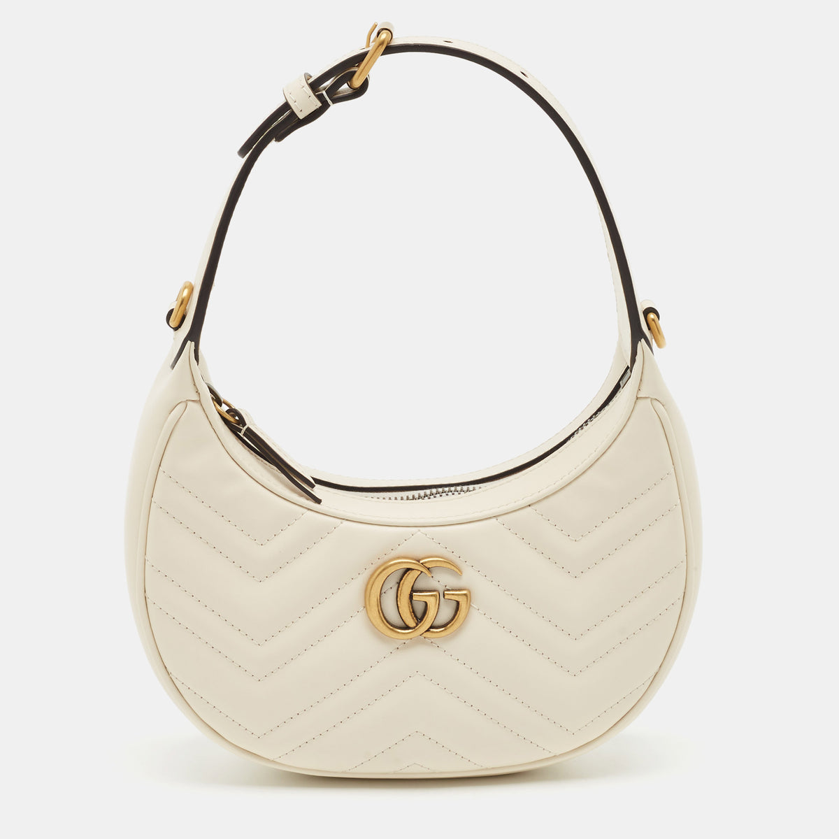Gucci src:http://cdn.theluxurycloset.com/uploads/products/full/luxury-women-gucci-used-handbags-p1348250-001.jpg