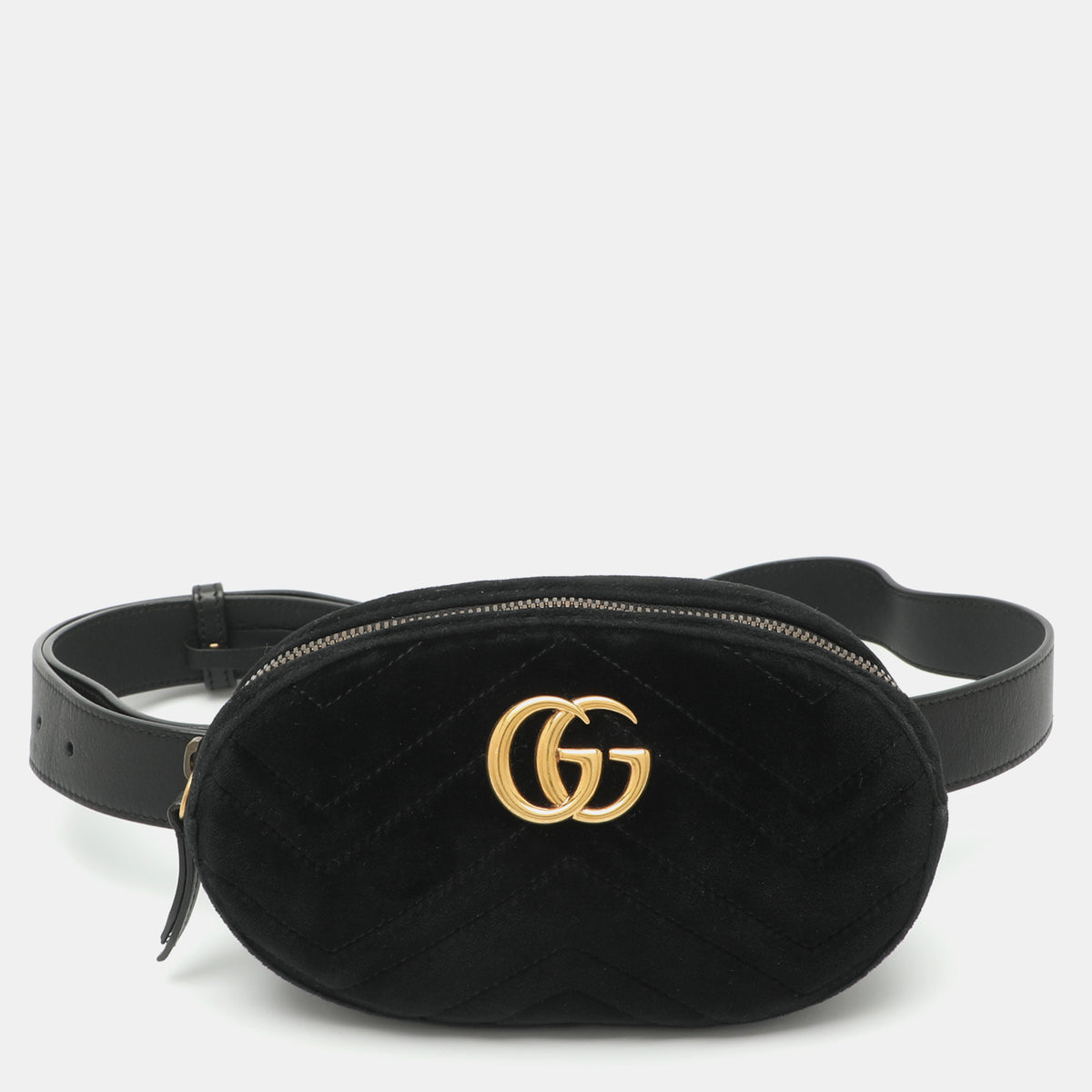 Gucci src:http://cdn.theluxurycloset.com/uploads/products/full/luxury-women-gucci-used-handbags-p1369277-001.jpg