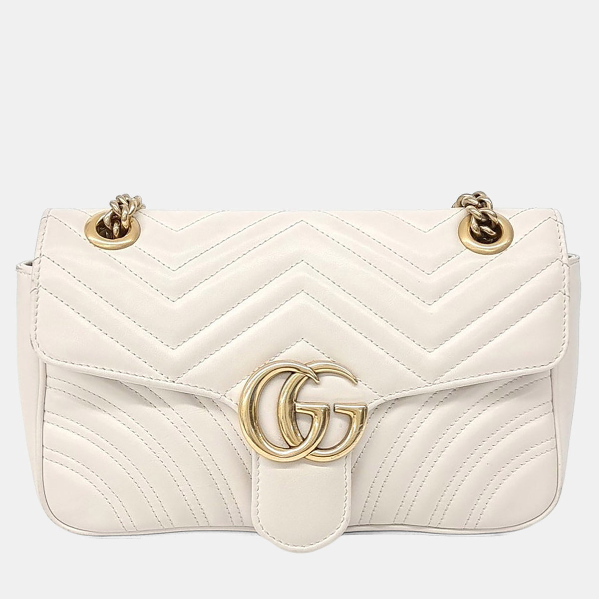 Gucci src:http://cdn.theluxurycloset.com/uploads/products/full/luxury-women-gucci-used-handbags-p1396064-011.jpg