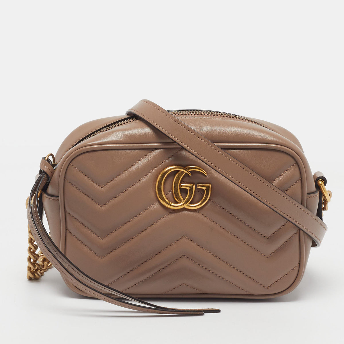 Gucci src:http://cdn.theluxurycloset.com/uploads/products/full/luxury-women-gucci-used-handbags-p1406454-001.jpg