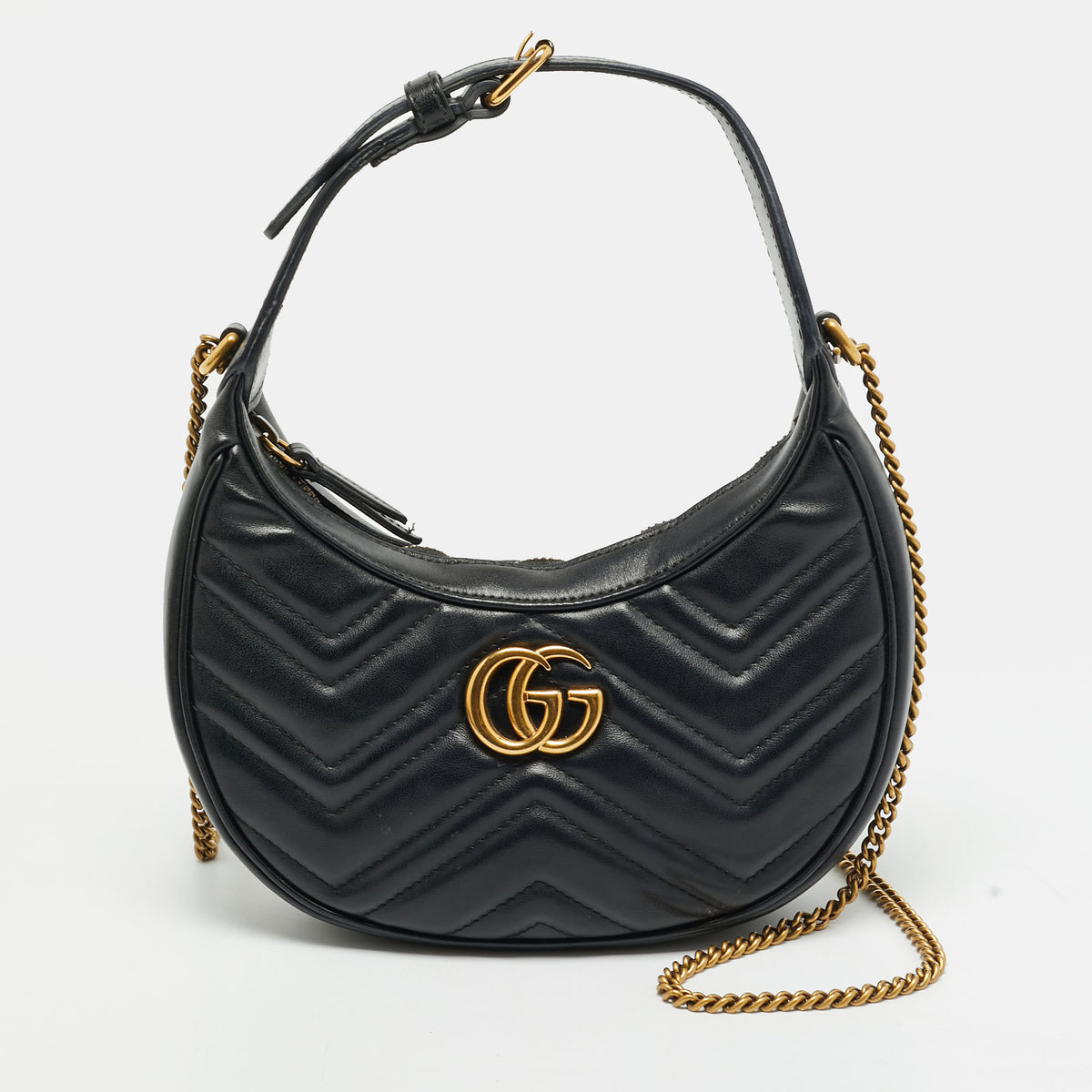 Gucci src:http://cdn.theluxurycloset.com/uploads/products/full/luxury-women-gucci-used-handbags-p1418031-001.jpg