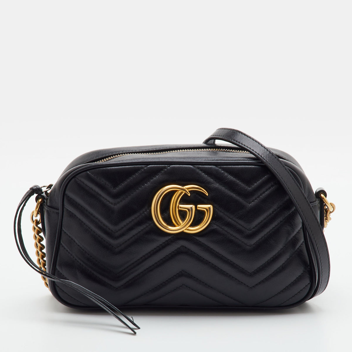 Gucci src:http://cdn.theluxurycloset.com/uploads/products/full/luxury-women-gucci-used-handbags-p1418073-001.jpg