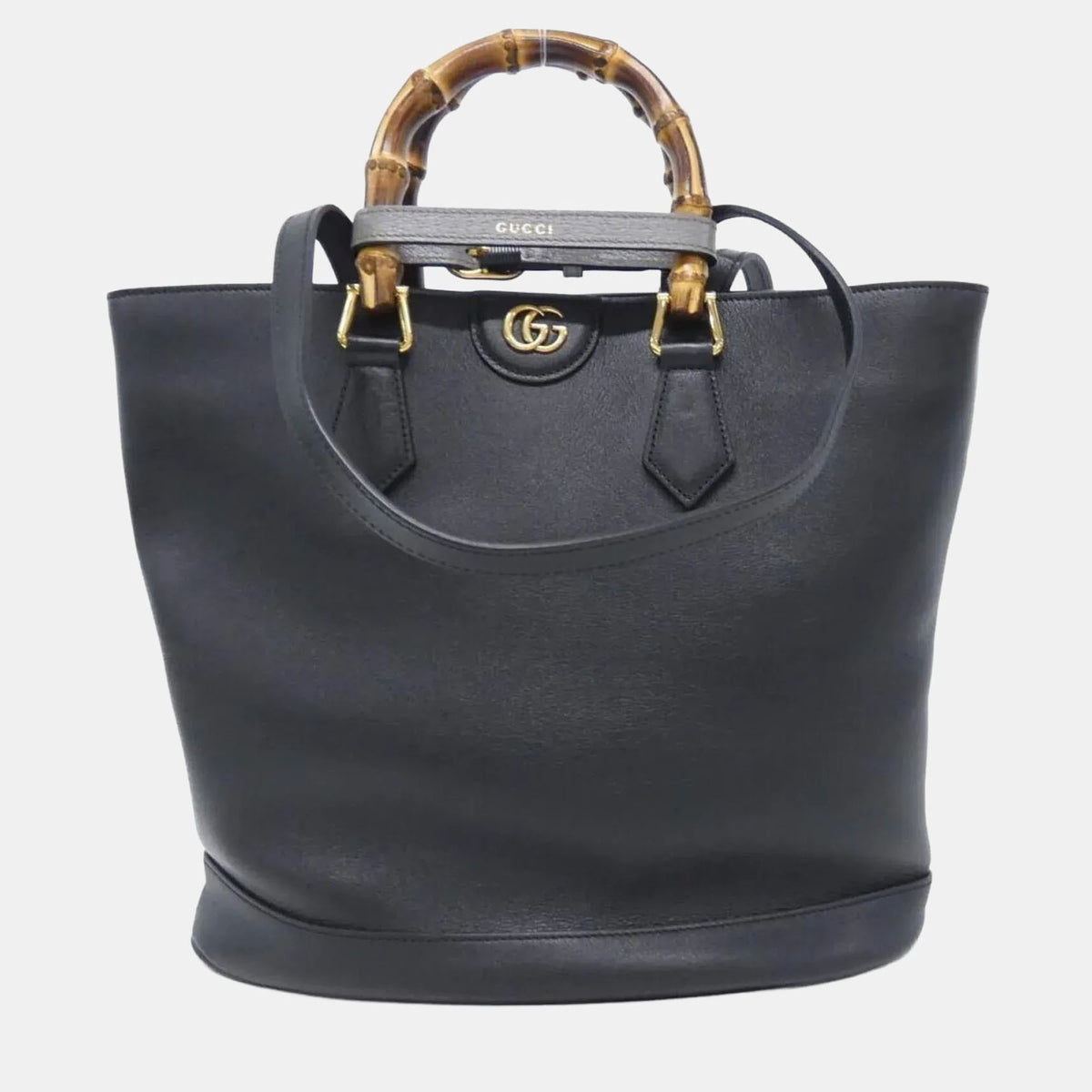 Gucci src:http://cdn.theluxurycloset.com/uploads/products/full/luxury-women-gucci-used-handbags-p1423255-001.jpg