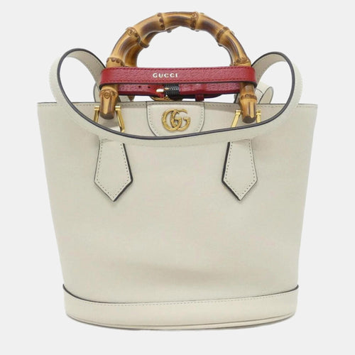 src:http://cdn.theluxurycloset.com/uploads/products/full/luxury-women-gucci-used-handbags-p1428336-008.jpg