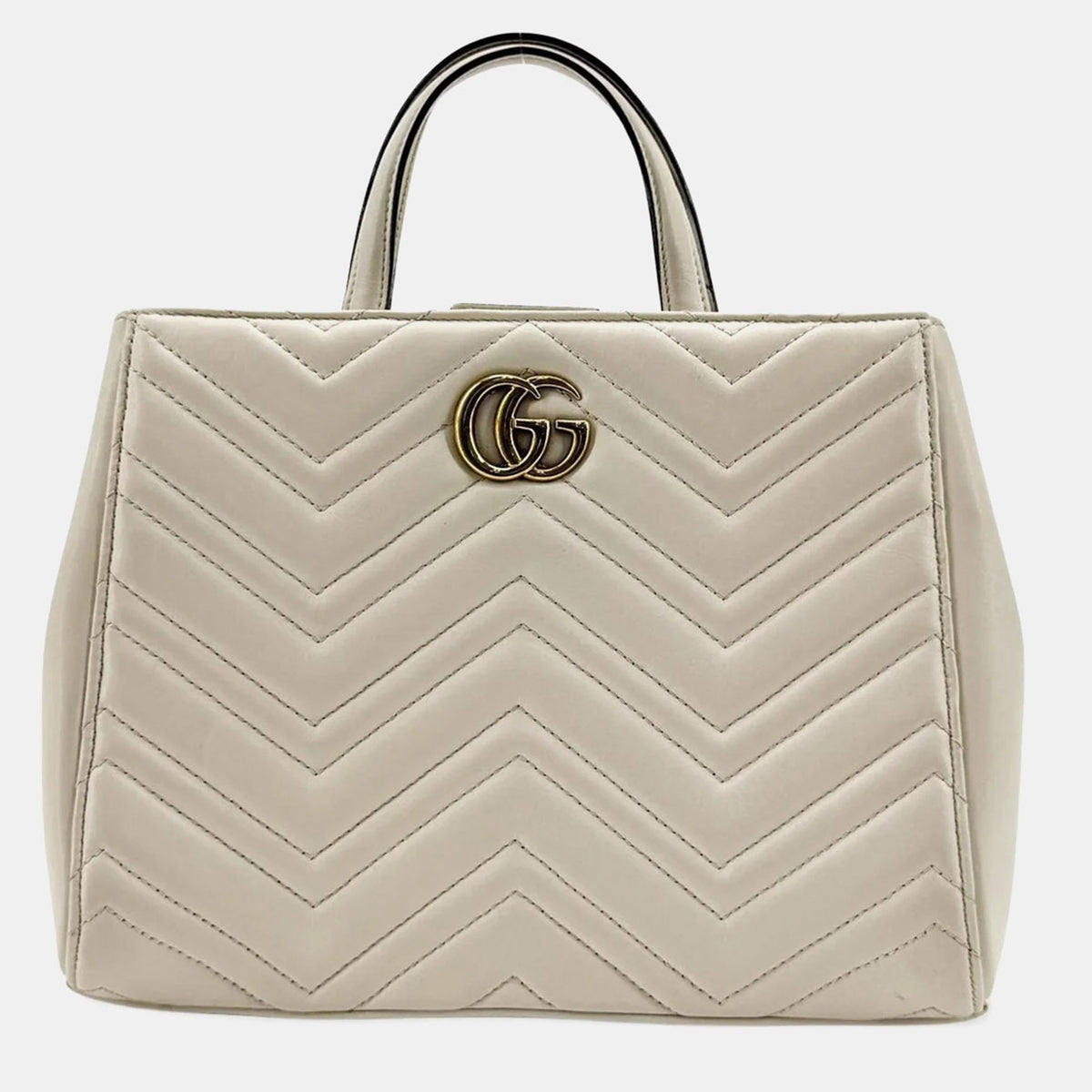 Gucci src:http://cdn.theluxurycloset.com/uploads/products/full/luxury-women-gucci-used-handbags-p1436560-017.jpg