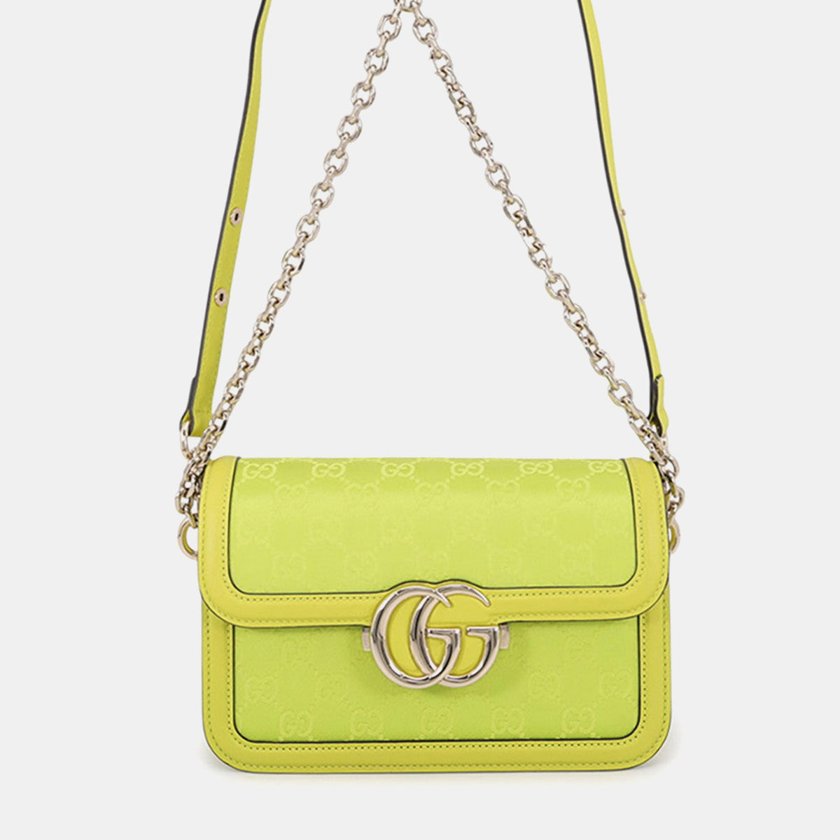 Gucci src:http://cdn.theluxurycloset.com/uploads/products/full/luxury-women-gucci-used-handbags-p1440261-015.jpg