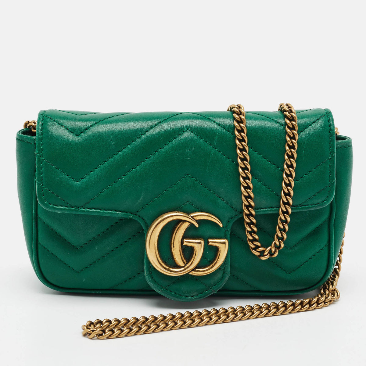 Gucci src:http://cdn.theluxurycloset.com/uploads/products/full/luxury-women-gucci-used-handbags-p1451332-001.jpg