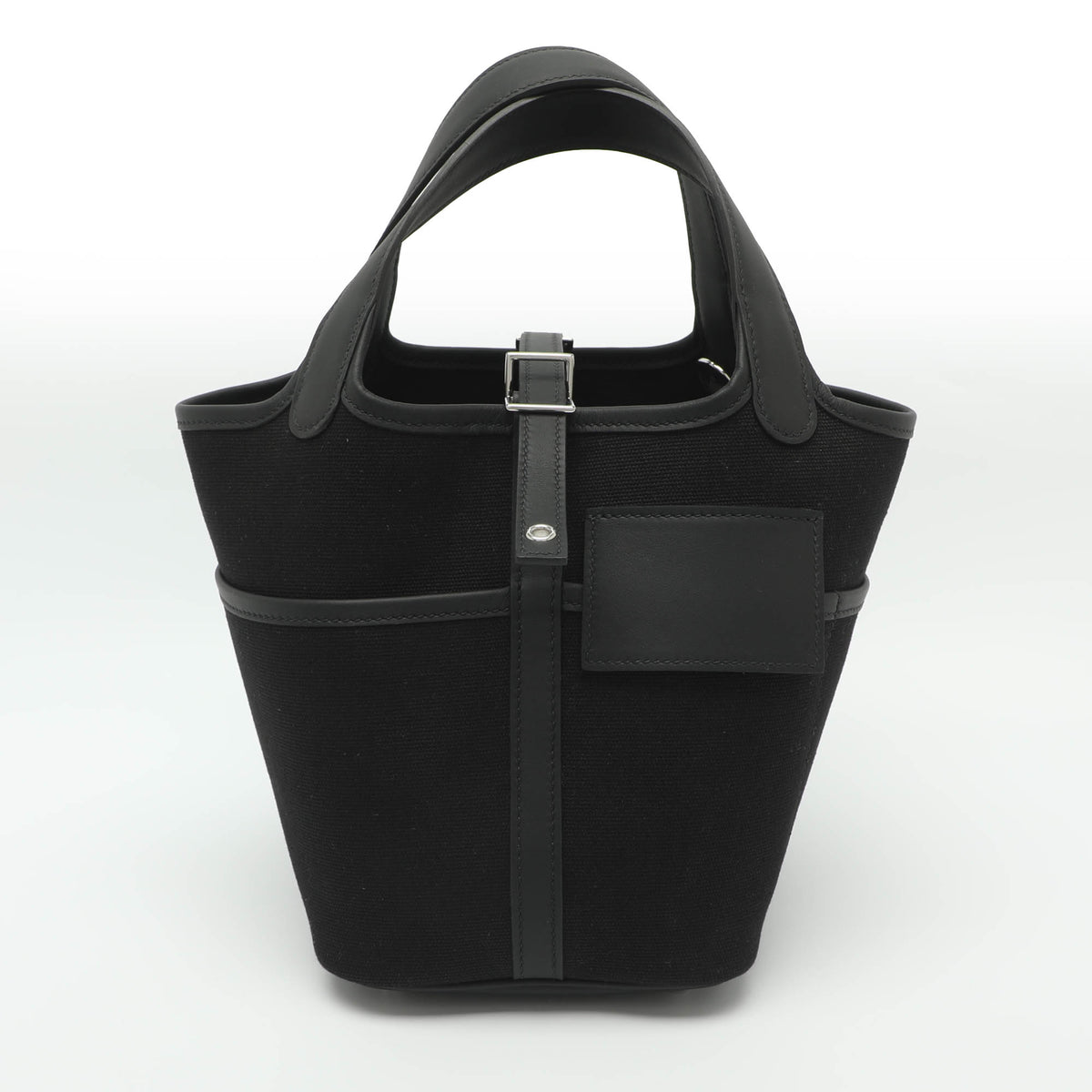 Hermès src:http://cdn.theluxurycloset.com/uploads/products/full/luxury-women-hermes-new-handbags-p1381015-001.jpg