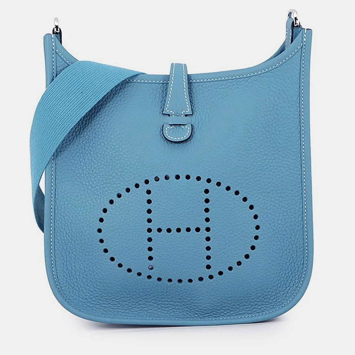 Hermès src:http://cdn.theluxurycloset.com/uploads/products/full/luxury-women-hermes-new-handbags-p1403749-005.jpg