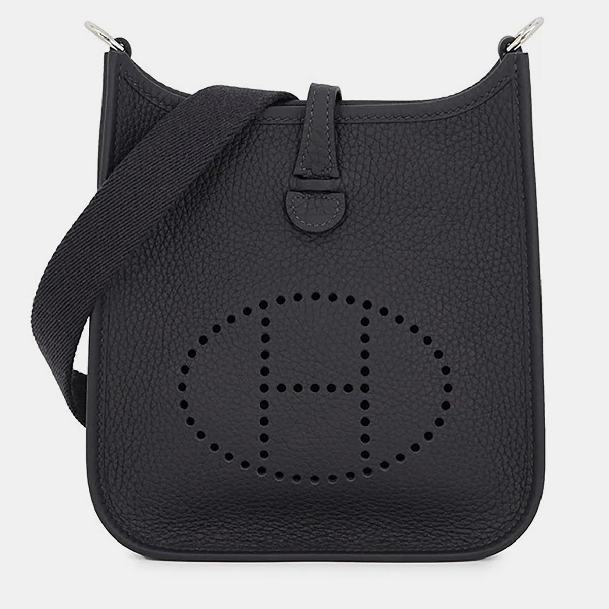 Hermès src:http://cdn.theluxurycloset.com/uploads/products/full/luxury-women-hermes-new-handbags-p1457306-005.jpg
