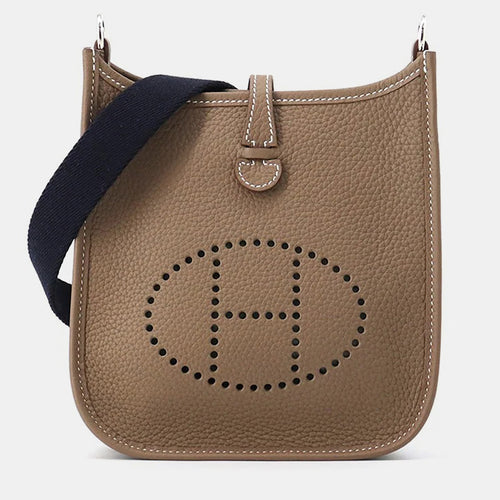 src:http://cdn.theluxurycloset.com/uploads/products/full/luxury-women-hermes-new-handbags-p1457328-004.jpg