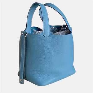 src:http://cdn.theluxurycloset.com/uploads/products/full/luxury-women-hermes-used-handbags-p1274674-005.jpg