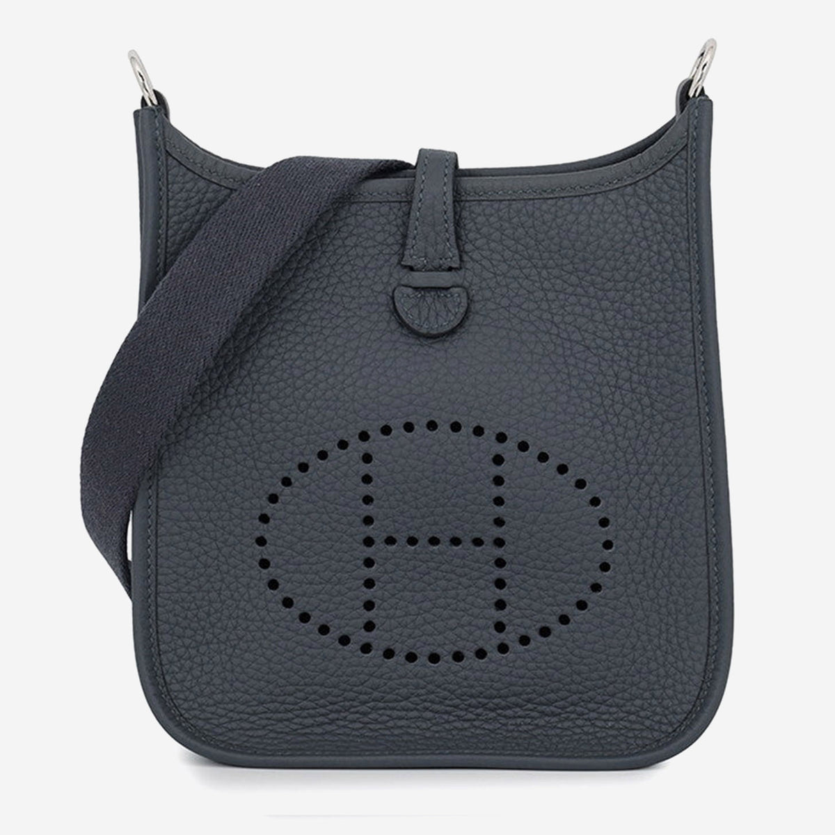 Hermès src:http://cdn.theluxurycloset.com/uploads/products/full/luxury-women-hermes-used-handbags-p1408338-005.jpg
