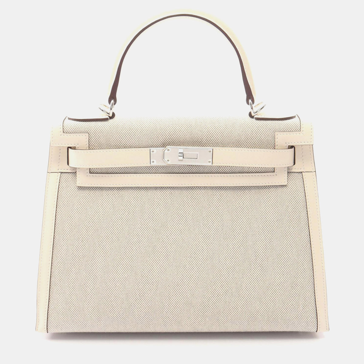 Hermès src:http://cdn.theluxurycloset.com/uploads/products/full/luxury-women-hermes-used-handbags-p1410341-001.jpg