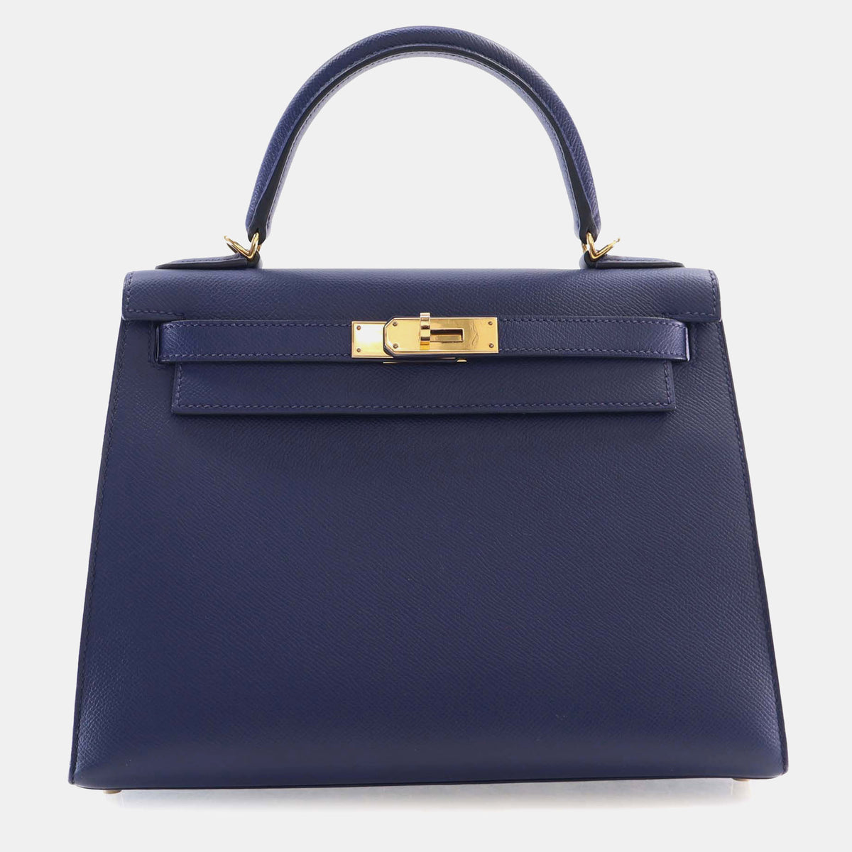 Hermès src:http://cdn.theluxurycloset.com/uploads/products/full/luxury-women-hermes-used-handbags-p1421968-006.jpg